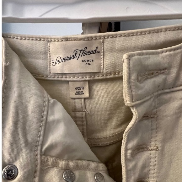 High Rise Universal Thread button down Jeans - Picture 2 of 4